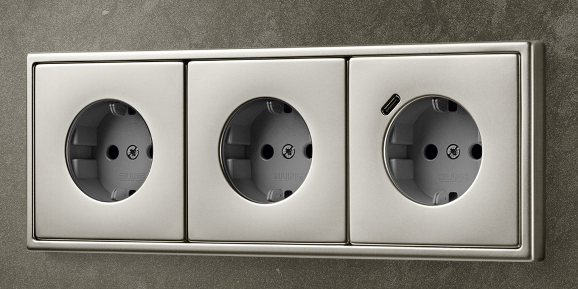 SCHUKO® Steckdosen mit USB bei EBS Schönebeck in Schönebeck