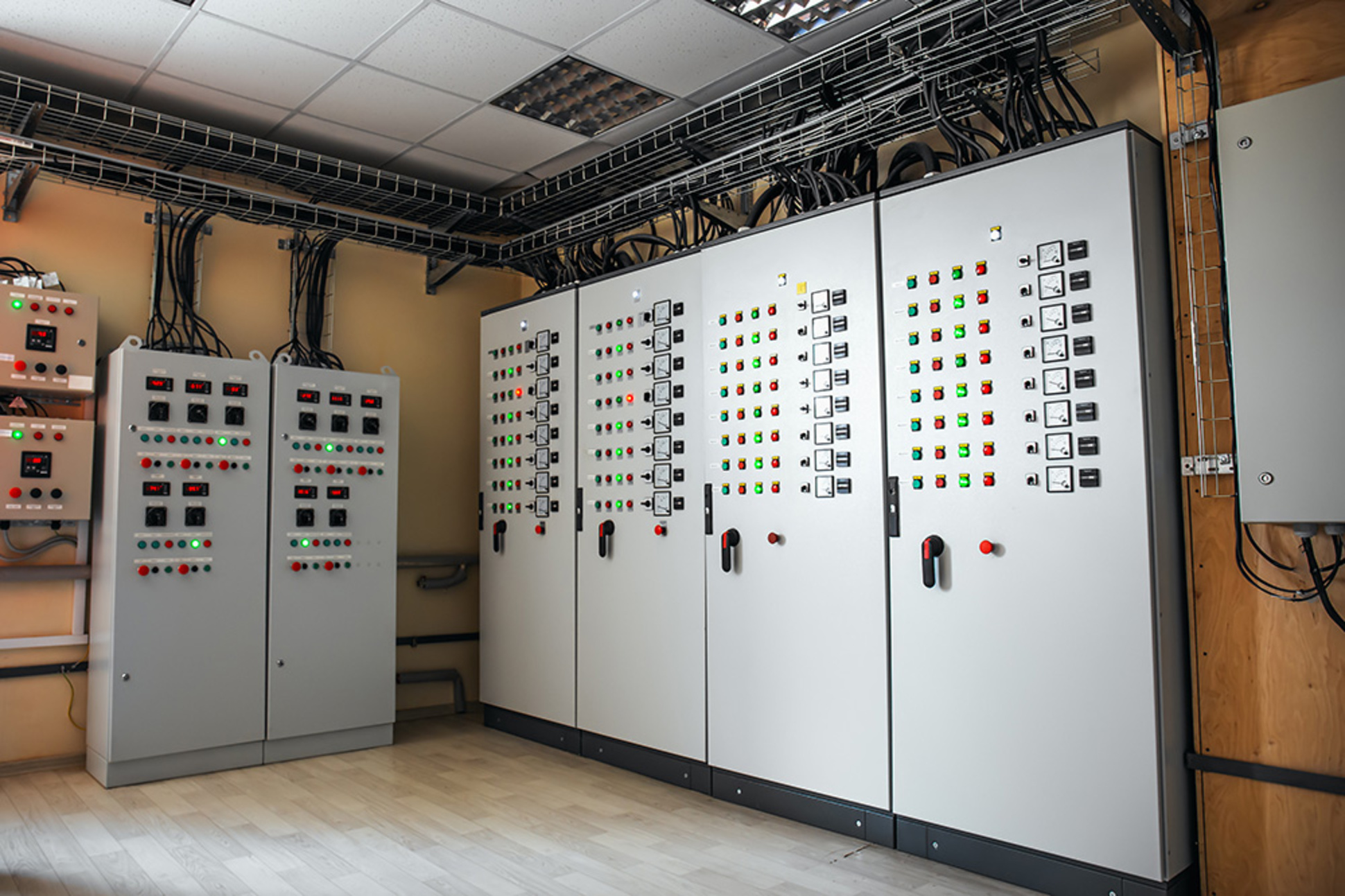 Schalt­anlagen­bau bei EBS Schönebeck in Schönebeck
